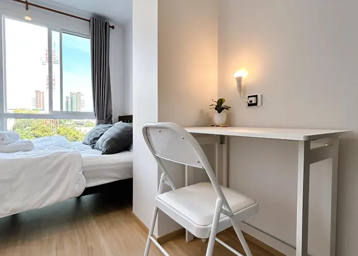 Komfy Quarters Apartment Bangkok
